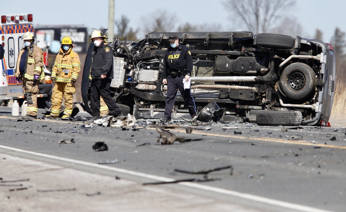 Emergency personnel ⁦@OPP_COMM_CR⁩ ⁦@PtboParamedics⁩ ⁦@CavanMonaghan⁩ firefighters at the scene of a two vehicle collision on Highway 7 south of Lansdowne St. W