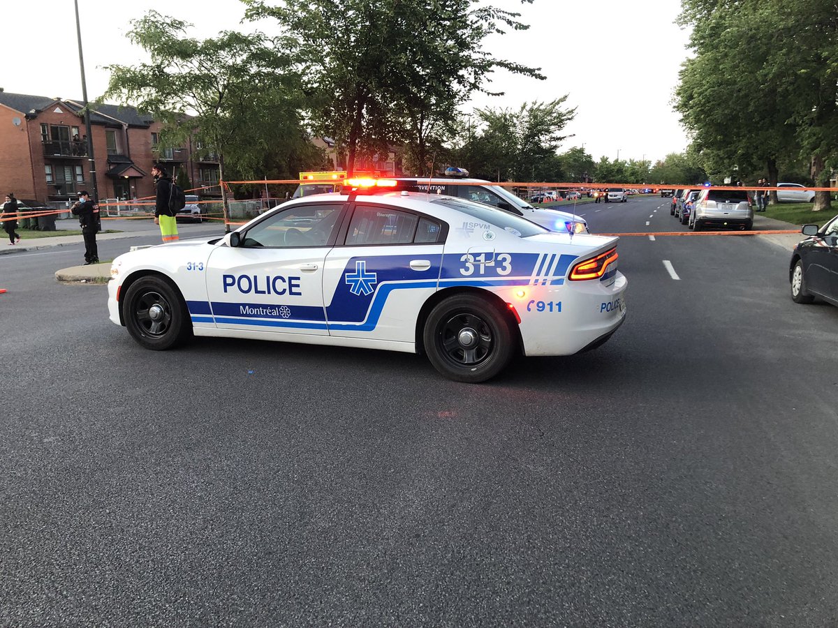 Montreal Police say at least five people were injured Monday night in what appears to be a drive-by shooting in Rivière-des-Prairies. It happened around 7:00pm on Perras Blvd, near 51st Avenue. The victims have been transported to hospital and their condition is still not known