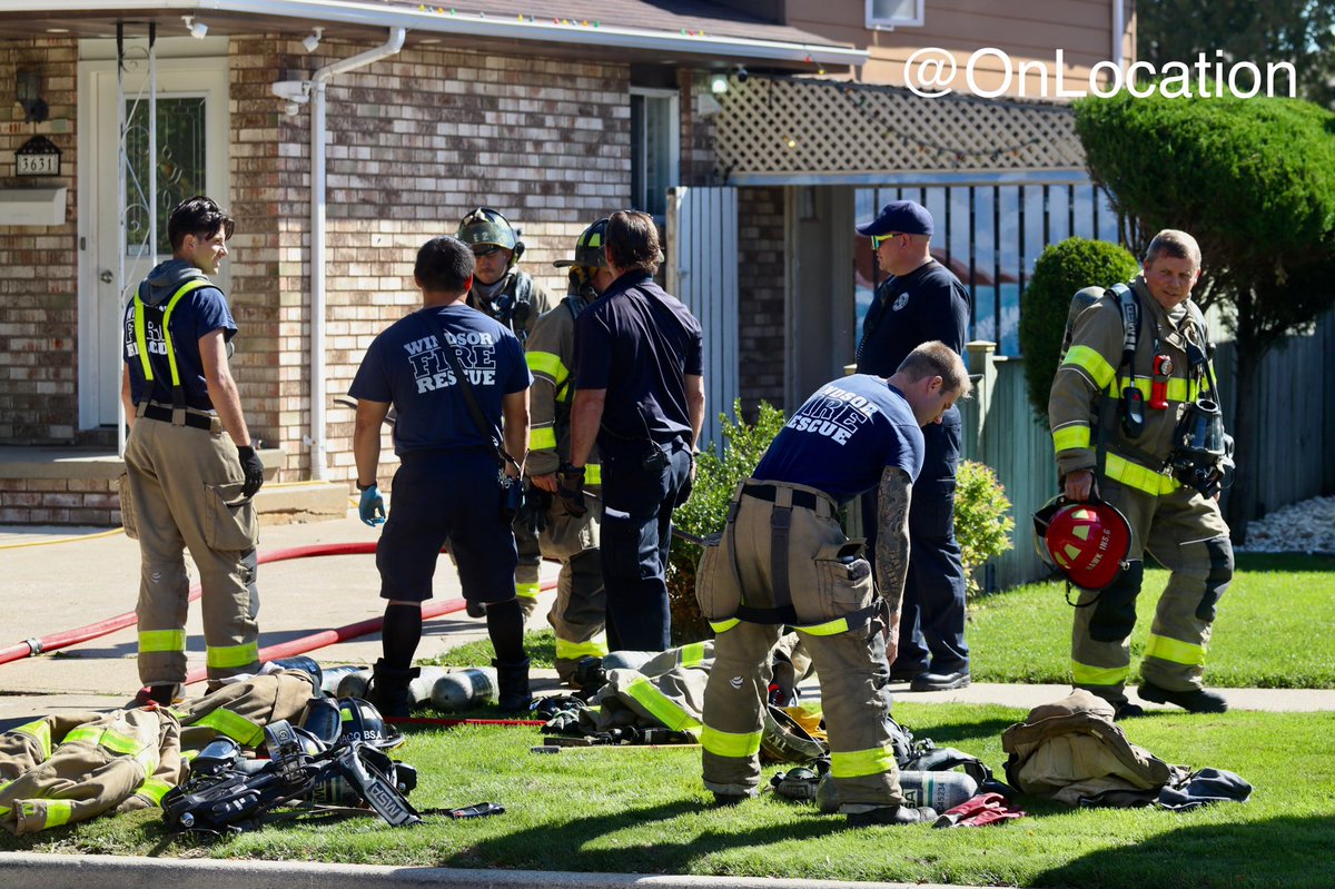 .@WindsorFire1 Crews were on scene of a small structure fire in the 3600 block of Wildwood Dr. Fire is out and some units are returning in service