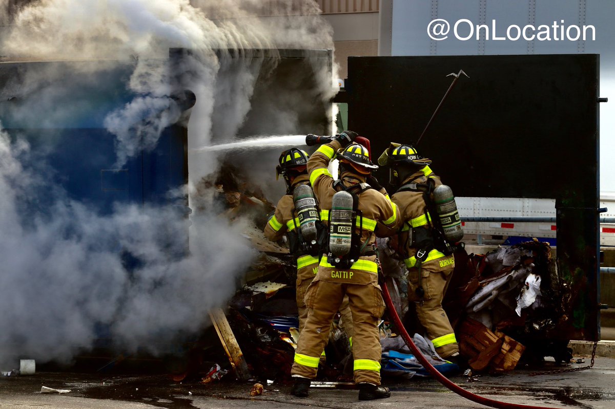 .@WindsorFire1 Crews were on scene of a large garbage bin fire at 7350 Catherine St. Fire was contained to the bin. Crews currently doing overhaul 