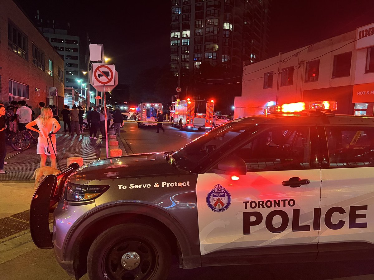 Toronto Police are on scene of a shooting on Harlandale Avenue west of Yonge Street near Yonge & Sheppard. SB Yonge is CLOSED from Elmhurst to Sheppard for the investigation