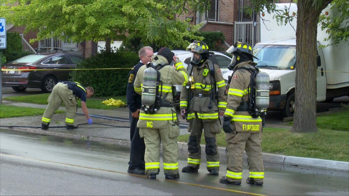 Several townhouse units destroyed following an overnight fire on Plaisance Road in Richmond Hill. Aerial trucks from @VaughanFire and @CentralYorkFire assisted on mutual aid. @ONFireMarshal notified. No injuries