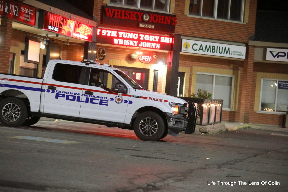 Officers from the @drps Forensic Unit remain on the scene of an overnight shooting in Oshawa that sent one male to a Toronto trauma centre. The shooting occurred in a plaza at Thornton and King around midnight. The male was transported by @DurhamParamedic