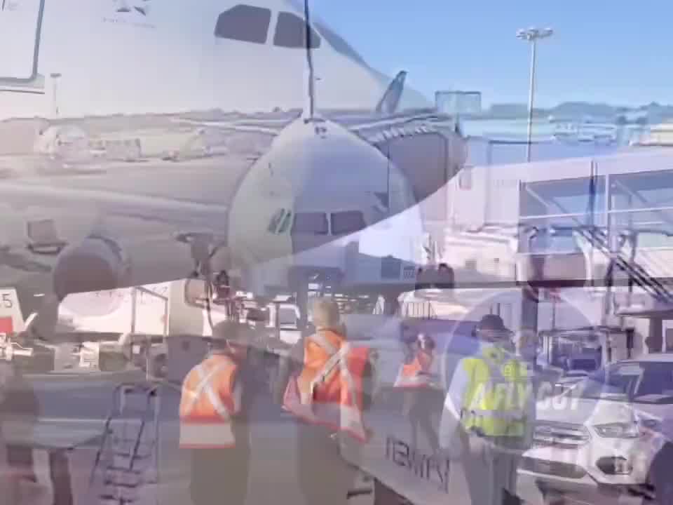 Un A330 d'Air Canada endommagé par un camion de restauration alors qu'il s'apprêtait à quitter l'aéroport Pierre-Elliott-Trudeau de Montréal. L'incident se serait produit 40 minutes avant le départ prévu de l'AC72 pour Casablanca.