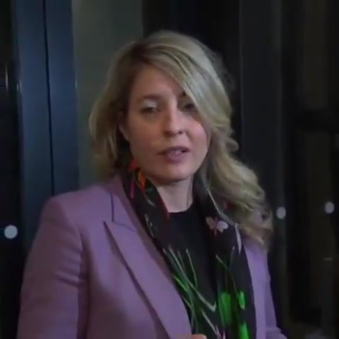 Canadian Foreign Affairs Minister Mélanie Joly has confirmed that Canada will implement retaliatory tariffs against the United States. Tariffs will soon be placed on U.S. exports, including orange juice, peanut butter, wine, coffee, cars, trucks, steel, and aluminum. Joly stated that Canada is fully prepared to impose tariffs on up to C$155 billion worth of American goods in response to proposed U.S. tariffs. She emphasized, Let’s be clear—we are ready. We are ready with $155 billion in tariffs.